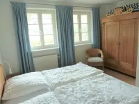 Holiday apartment on the beach in a traditional thatched-roofed house Hotels in Zingst