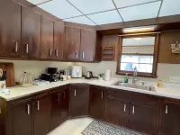 Entire Home 3 Bedroom 1 Bath 6 Guests - Convenient Location close to  Airport