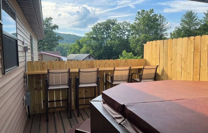 Stay, play and relax in Ohiopyle, PA, Hot tub, Pool table, GAP, Arcade Game