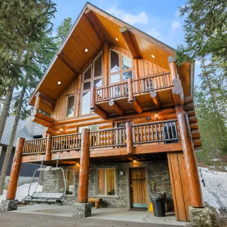 Cozy Ski Retreat in Govy w/ Hot Tub and Outdoor Sauna