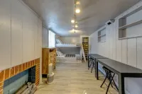 Walk to historic downtown, cozy, pets welcome!