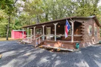 Cozy Cabin Retreat on 2 acres with Walking Path - 5 mins from Lake Access!