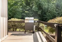 No steps. Quiet street in heart of Amish country. Close to tourist attractions. - Wi-Fi