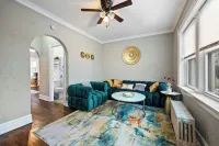 Rustic APT |Near Hosp| 25mins to ORD|MDW|DT|Free Parking&Wifi - 3-Star