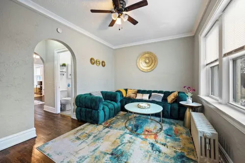 Rustic APT |Near Hosp| 25mins to ORD|MDW|DT|Free Parking&Wifi