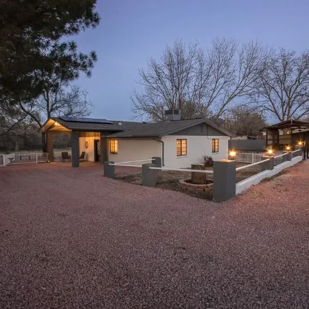 Riverfront Ranch, Near Wine Tasting & Sedona