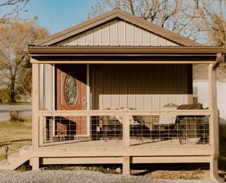 Cozy tiny cabin, close to local activities. Pet friendly. Suited 2 adults.