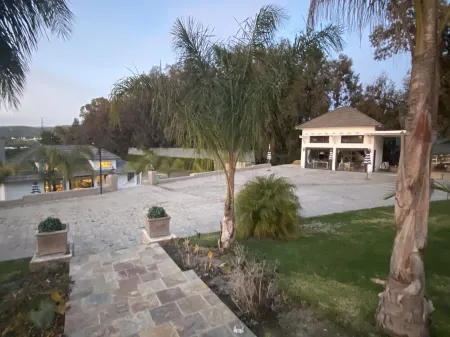 Carriage House @ Olive Hill Ranch w/ pool, hot tub and sports courts