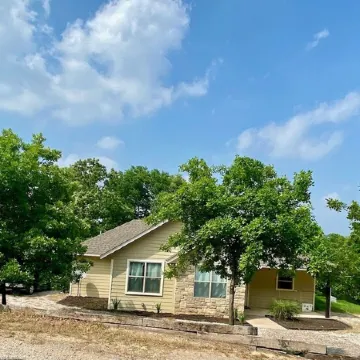 Cozy and Relaxing Lake House close to Lake of the Arbuckles