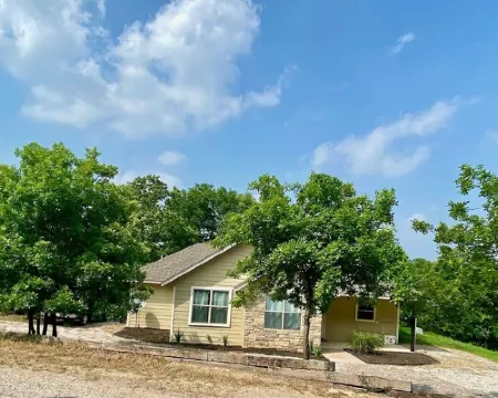 Cozy and Relaxing Lake House close to Lake of the Arbuckles Hotels in Murray County