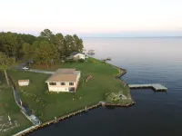 WaterWinds! Waterfront Private house w/dock, Pet friendly