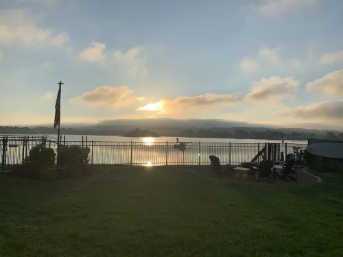 Newport County waterfront home with hot tub!  Use of 3 kayaks included!