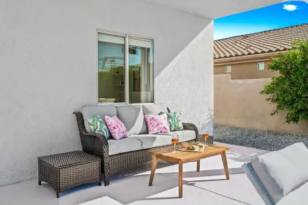 PinkBlissHouz: Pool, Spa, Firepit, Themed Rooms