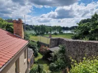 Ferienhaus an der Stadtmauer mit Seeblick