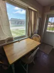 Charming Windsor Apartment: Easy access to Katy and Rock Island Trails.