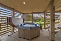 Renovated, Pet-Friendly,  with HOT TUB - Highly Walkable Location
