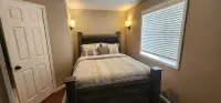 Charming 2-bedroom house with WiFi, AC in cool Escanaba