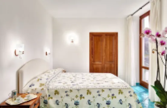 Elena apartment with panoramic views of the Gulf of Naples. AC and parking inc.