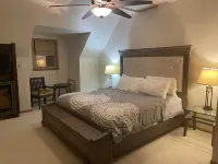 Spacious Chalet , exceptional view, walk to Village, Hot tub , A/C , fire pit