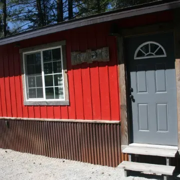 Tiny Red Farmhouse centrally located in Columbia Falls