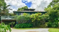 IDEAL BEACH LOCATION  2 BR LARGE DECK "PRIVATE'