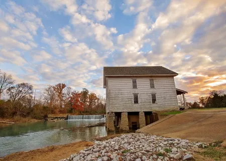 Chickamauga Lee & Gordon's Mills Historic Pierce House