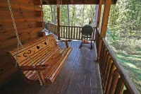 Gorgeous Starry Knight Lodge next to the Hocking Hills State Forest; Sleeps 12