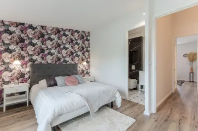 Echoppe Jaurès - typical Bordeaux renovated house 3 bedrooms/3 bathrooms Hôtels à proximité de : Talence 2 Presse