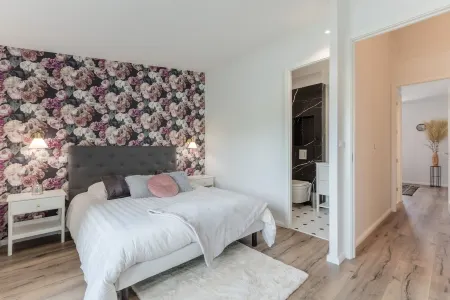 Echoppe Jaurès - typical Bordeaux renovated house 3 bedrooms/3 bathrooms