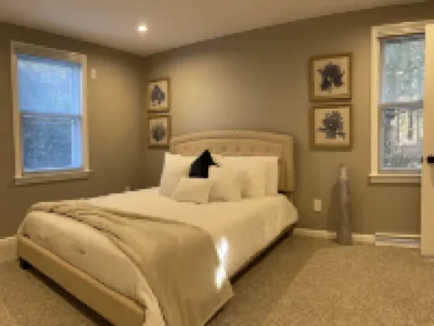 Relaxing family New Seabury home on cul-de-sac steps from Pond & Golf Course Hotels in Mashpee
