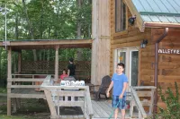 Valley View Cabin with show-stopping vaulted ceilings!