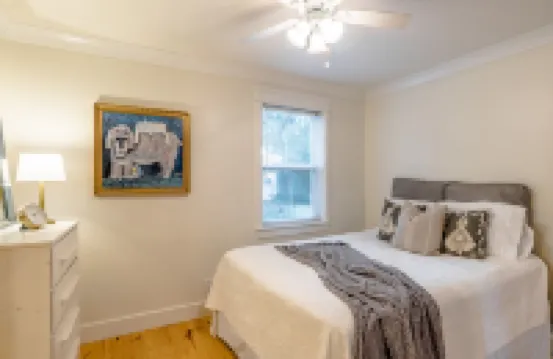 Fairhope Downtown Cottage Sleeps 10  "Walk to Town" Lots of Parking and Garage