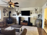 Charming farmhouse close to the Quality Waters and Navajo Lake Marina.