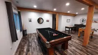 8 Bedroom, 4 Bath, 15 Beds, 4K square feet of space
