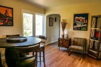 Lux family retreat, hot tub, specular views. Spacious home on the golf course.