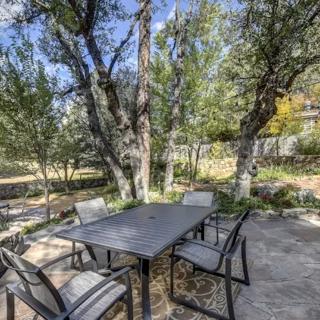 3 Bathrooms! Walk to Dwntwn!