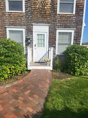 Cozy condo with harbor views. Walk to Dock Square and Beach. Отели в г. Кеннебанк