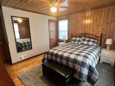 Home near Ocean Park. Two 24-hour Beach Parking Passes Included! No cleaning fee Hotels near Cumberland Amtrak Station