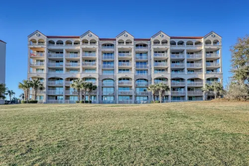 Vibrant Beachy Condo! Barefoot Landing Resort! Yacht Club Villa by the Beach!