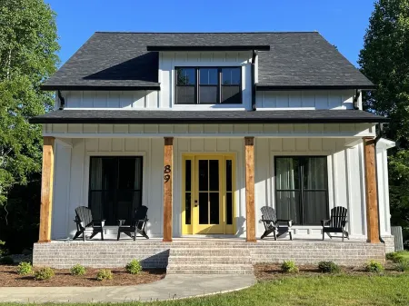House near Dale Hollow Lake / State Park