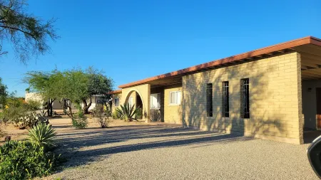 NW Tucson house with beautiful views of the Catalina Mountains Отели рядом с достопримечательностью «Тохоно Чул | Гарденс, Галлерис, энд Бистро»