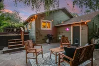 Cozy cottage in Historic Upper Lake Hotels near Running Creek Casino