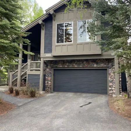 Remodeled Four Bedroom Elkhorn Condo with Open Space Mountain Views