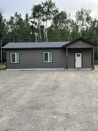 BRAND NEW Alaskan Cozy Cottage, Great Location! Отели в г. Делта-Джанкшен