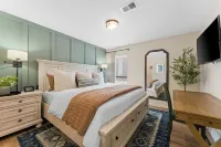 Cozy Escape in Pointe Royale! Golf View! King Bed! Indoor Pool! Jetted Tub!