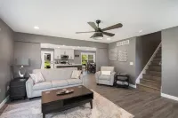 New Home! Quiet location- only 3 minutes to Notre Dame- Sleeps 12