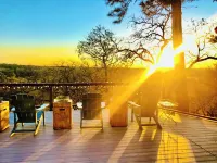 Rock Hill Ranch Hotels near Rockne Museum
