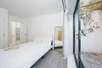 Modern 1-Bed Boutique-Style Apartment in Croydon