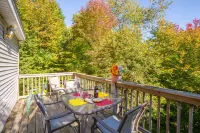 Resort Mountain Home with  Private Hot tub Walk to Pools, Pond WIFI