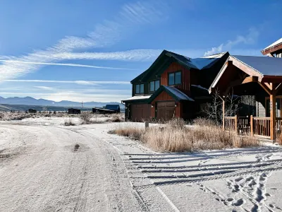 Winter Park/ Grandby Mountain Home NEW w/scenic views! Hotels near Dashing Thru The Snow